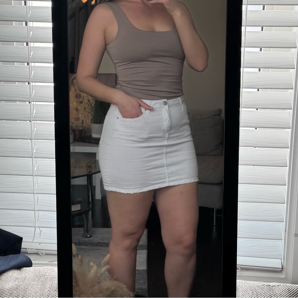 Almost Famous White Denim Mini Skirt | Mid Rise | Size 9